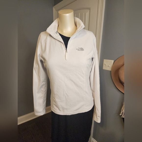 CUTE & fitting!! Quarter ZiPper!! white SMALL The North Face pullover -OFFERS !- - Picture 1 of 4